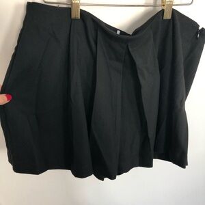Elegant Black Women's Skorts XL new